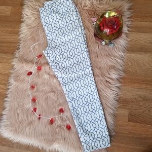 💕Chico 's Oh So Slimming Girlfriend Crop💕